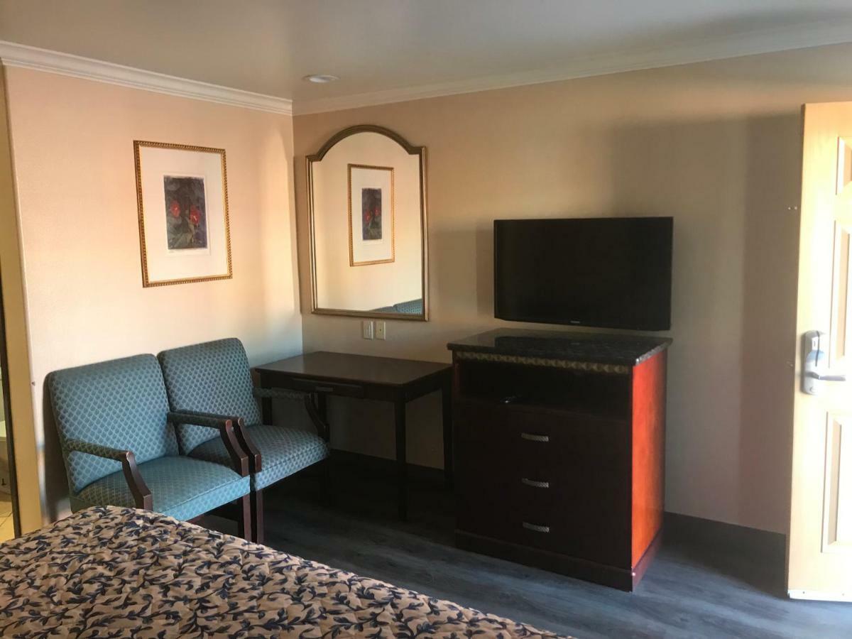 Hyland Motel ラ・ハブラ エクステリア 写真